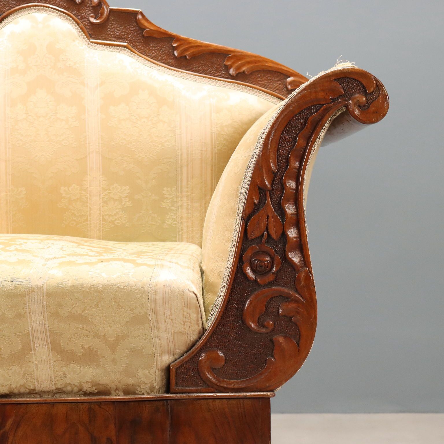 Antique Sofa Walnut Fabric Italy XIX Century photo vinterior