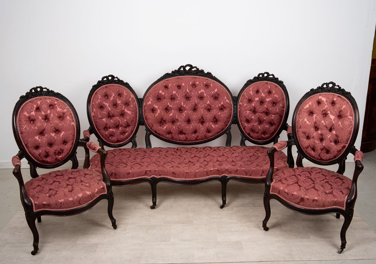 Victorian Mahogany Three Piece Salon Suite With Deep Buttoned Upholstery C.1880 photo for sale