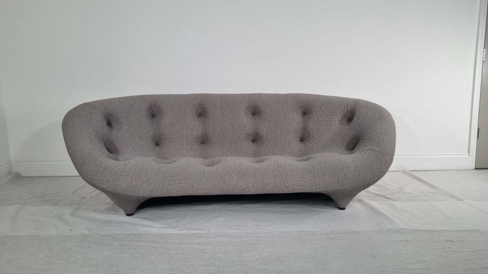 9000.0 A Stunning Pair Of Ligne Roset Ploum Sofas In Appa Ulster Grey In Excellent Cond photo