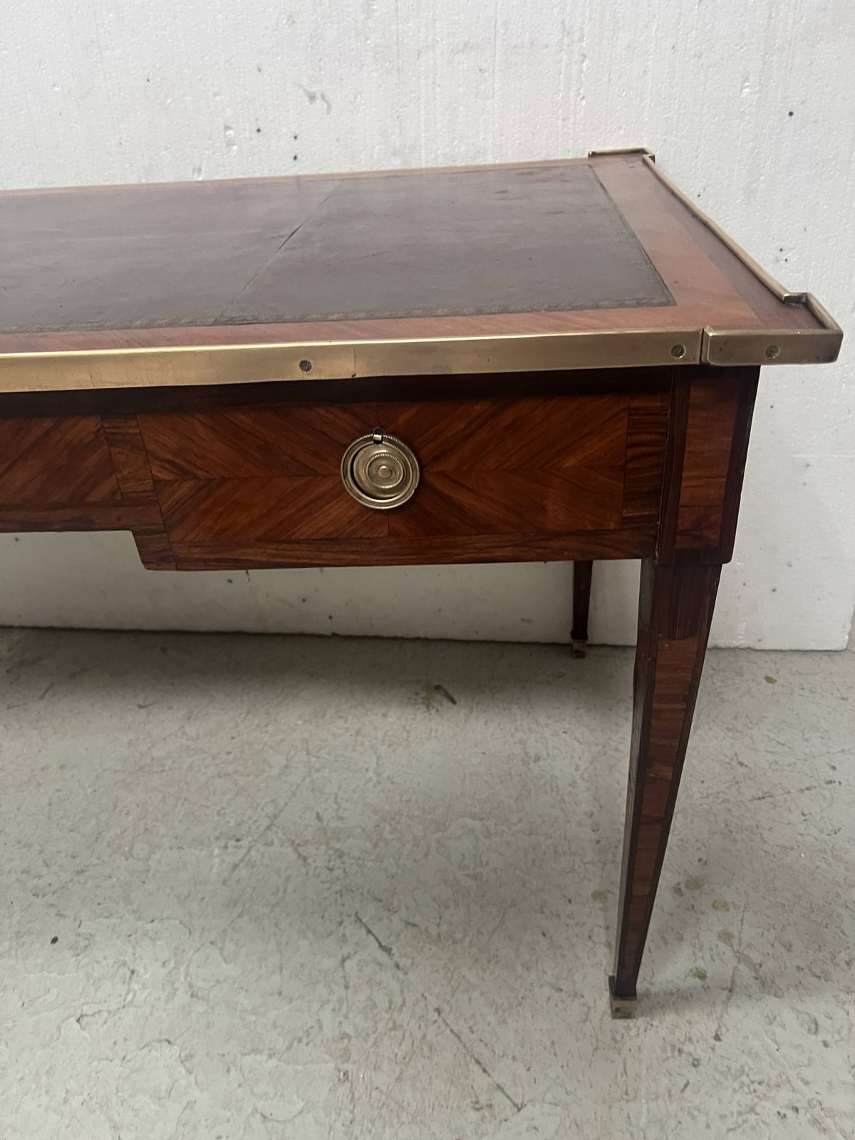 Furniture Louis XVI Flat Desk In Mahogany Veneer And Rosewood, 18th Century. photo