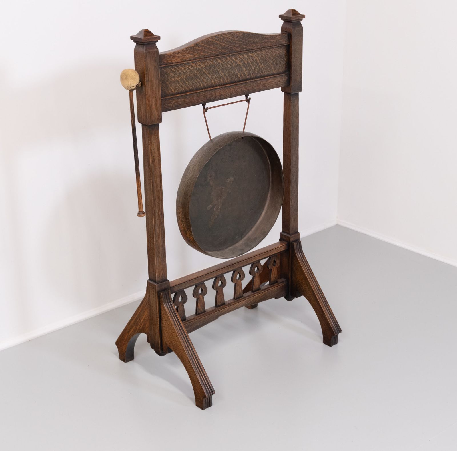 Home Decor Arts & Crafts Oak & Copper Floor Standing Dinner Gong Attr Shapland And Petter photo