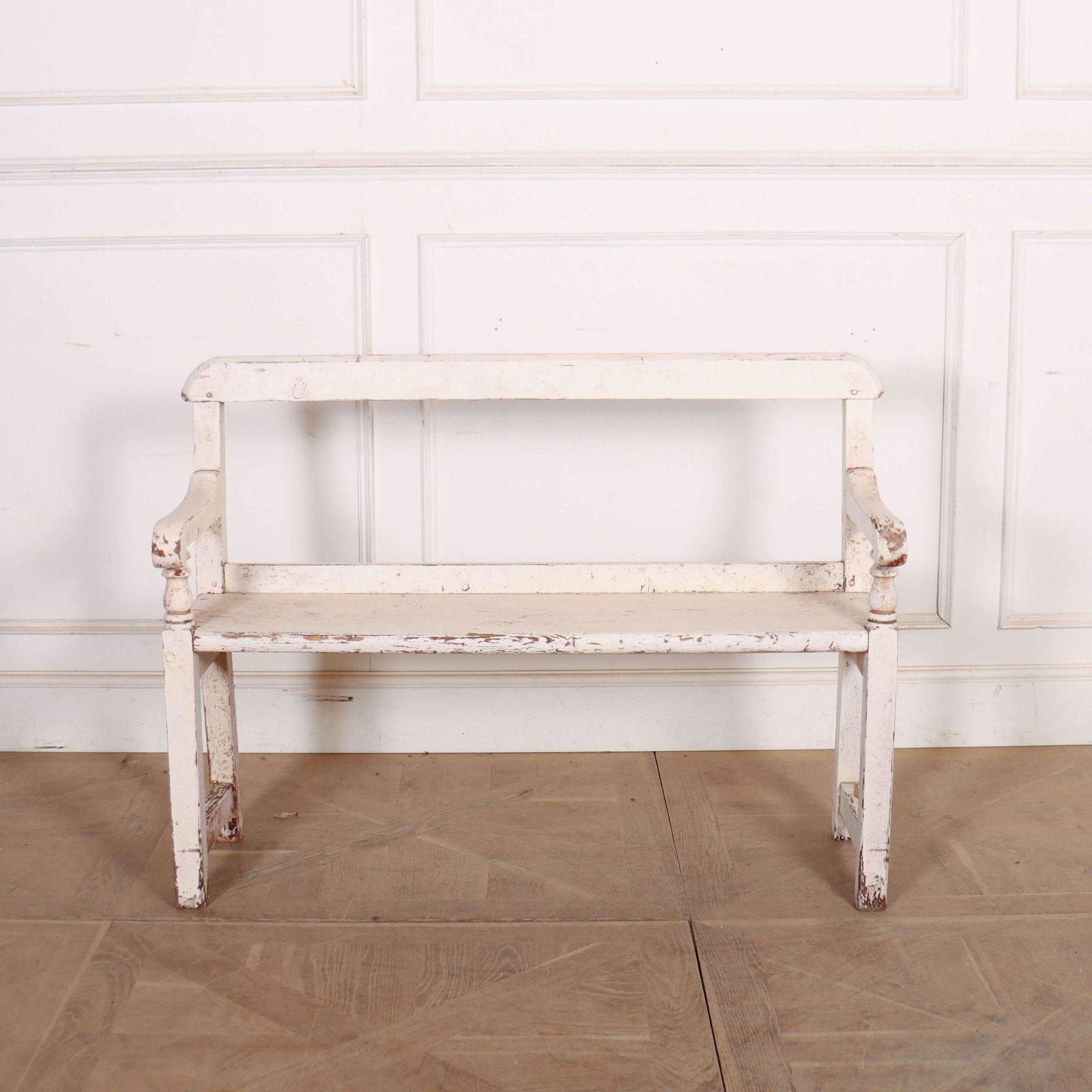 Scottish Original Painted Bench photo vinterior