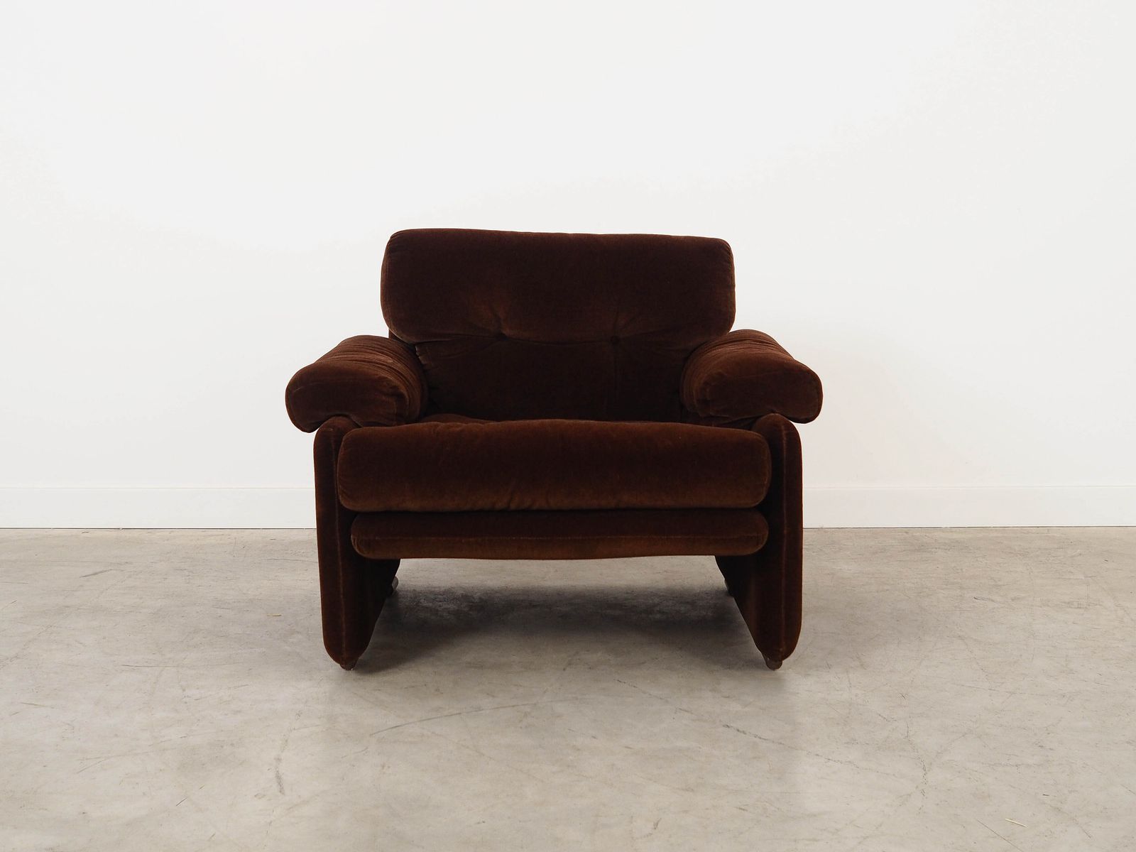 Brown Armchair Coronado, Italian Design, 1960s, Manufacturer: B&B Italia, Designer: Tobia Scarpa photo for sale