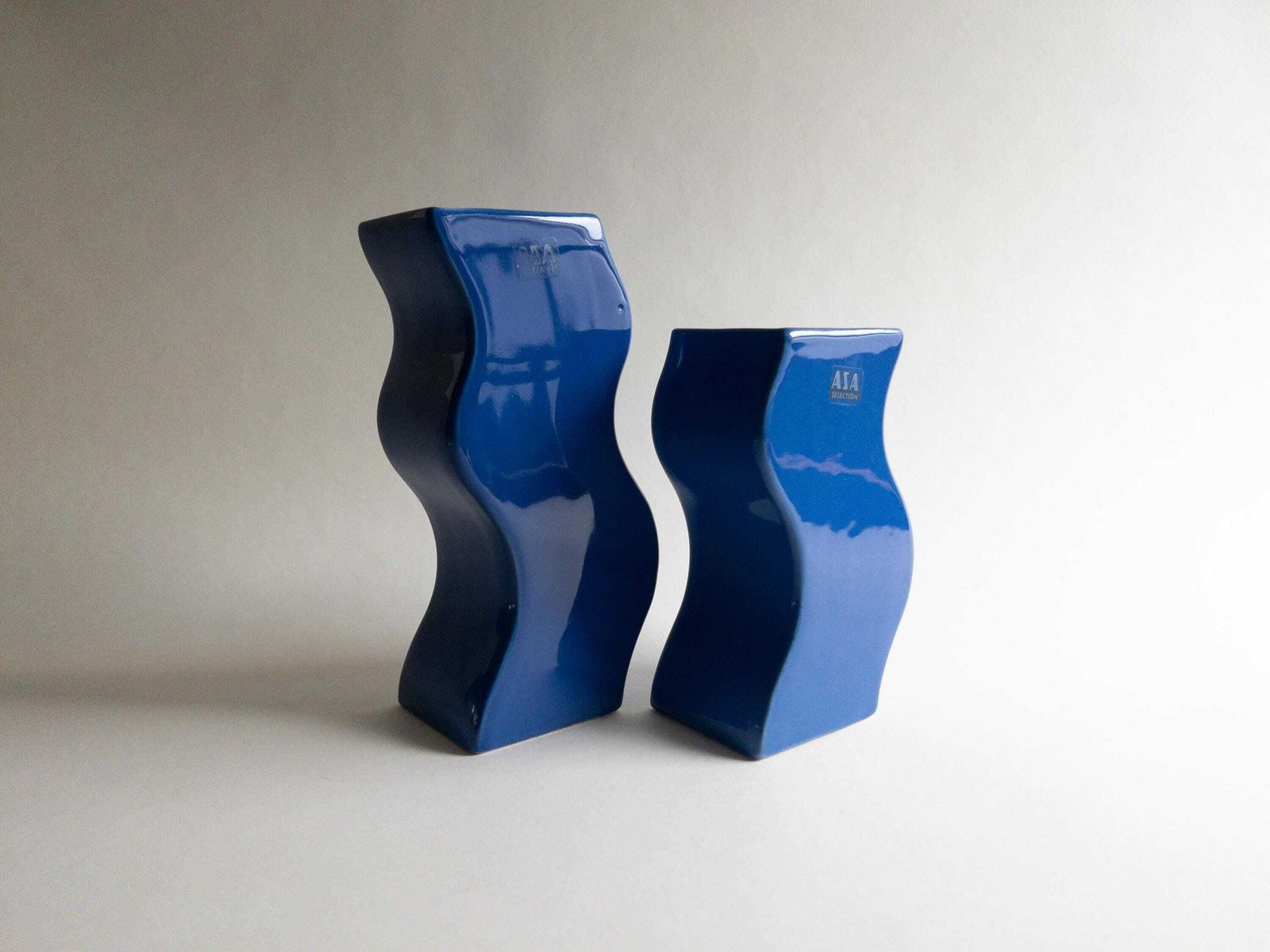 Asa Selection Blue Wavy Vases, Duits postmodern keramiek, set van twee