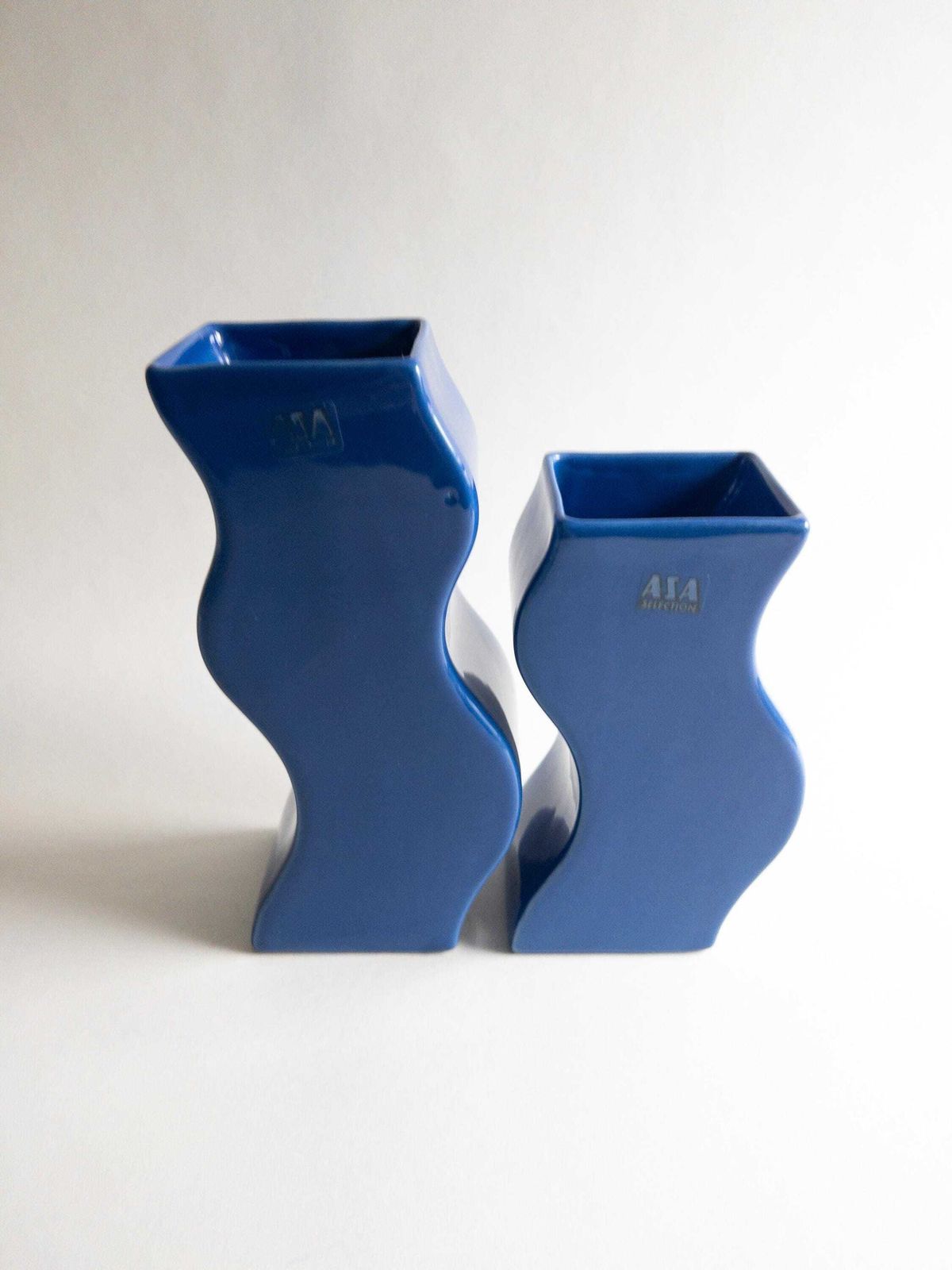 Asa Selection Blue Wavy Vases, Duits postmodern keramiek, set van twee photo Woonaccessoires