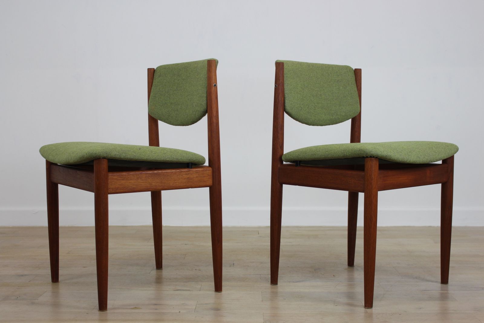 photo vinterior Set Of 4 Finn Juhl Dining Chairs By France And Son
