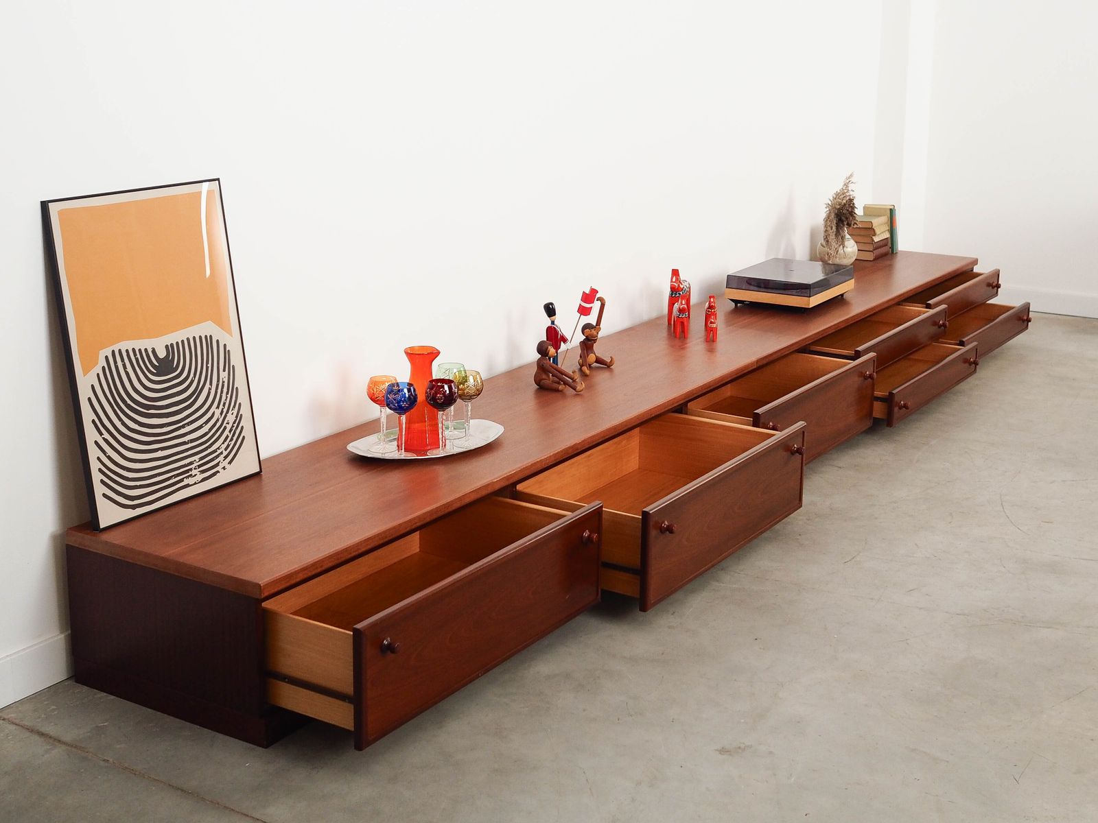 photo furniture Mahonie Lowboard, Deens Design, Jaren 1970, Gemaakt In Denemarken