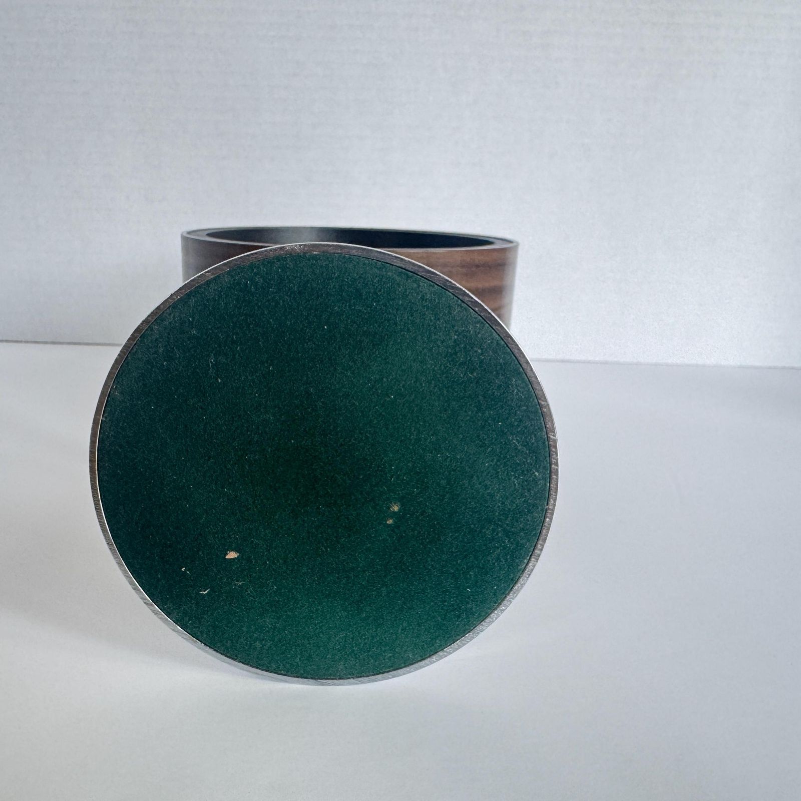 1970s Coral Space Age Tulip Pedestal Clock Mid Century Modern Japanese Alarm Clock. photo 135.0
