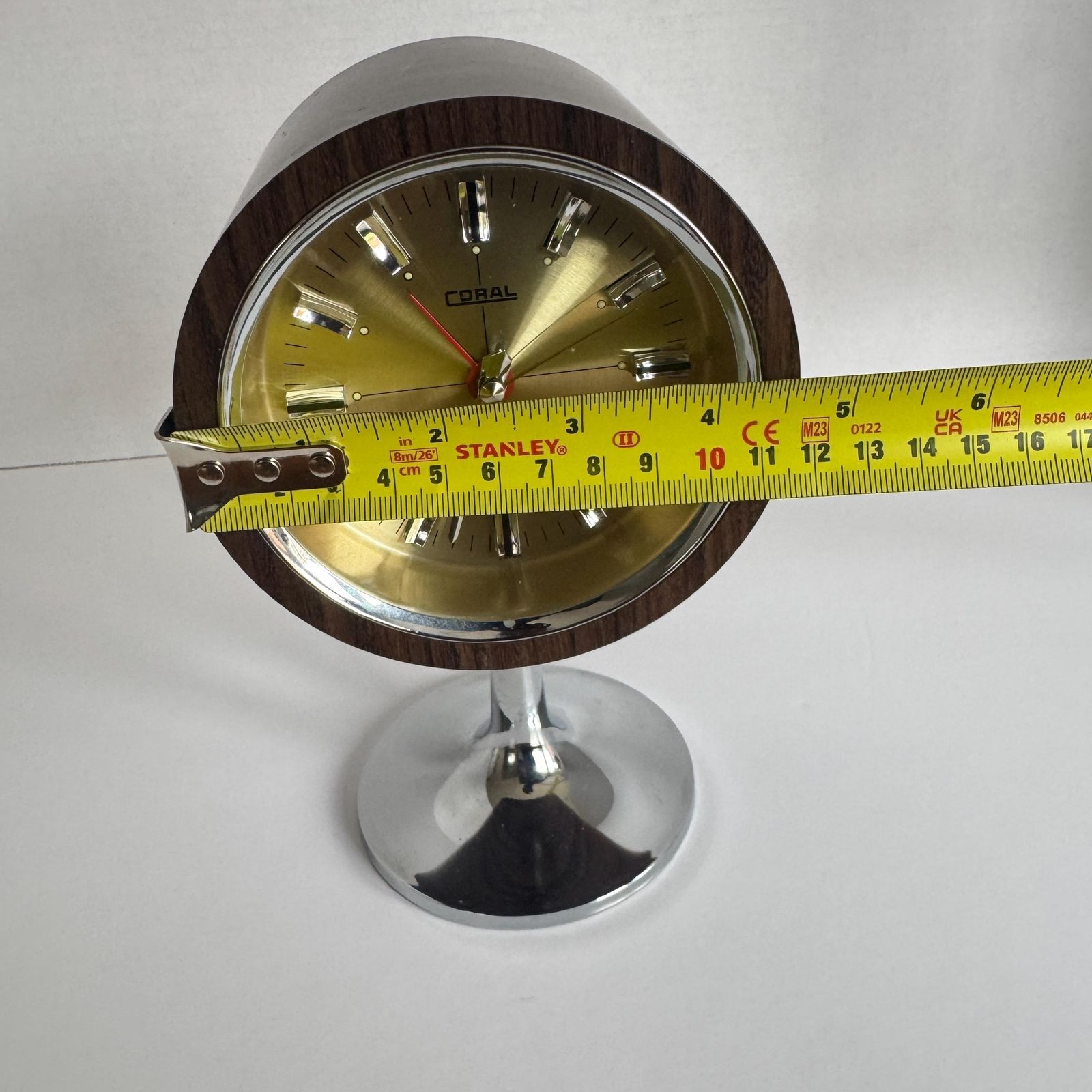 Home Decor 1970s Coral Space Age Tulip Pedestal Clock Mid Century Modern Japanese Alarm Clock. photo