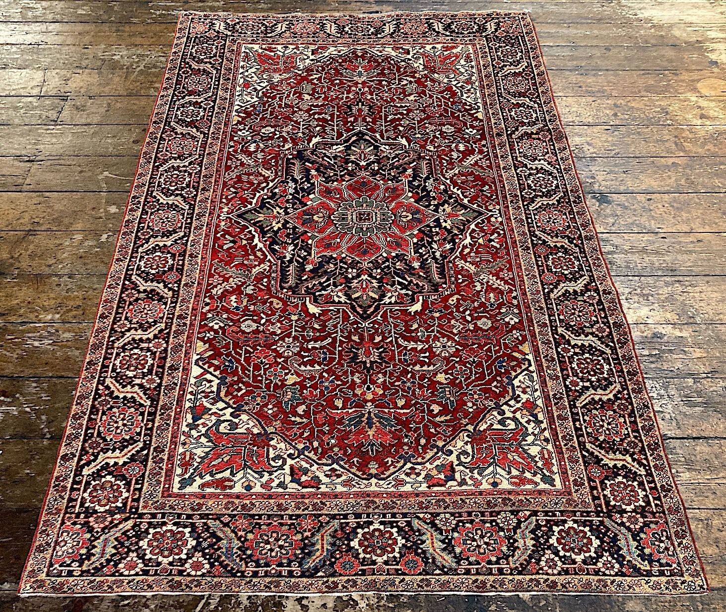 Antiek Heriz tapijt 3,58 m x 2,27 m photo Textiel