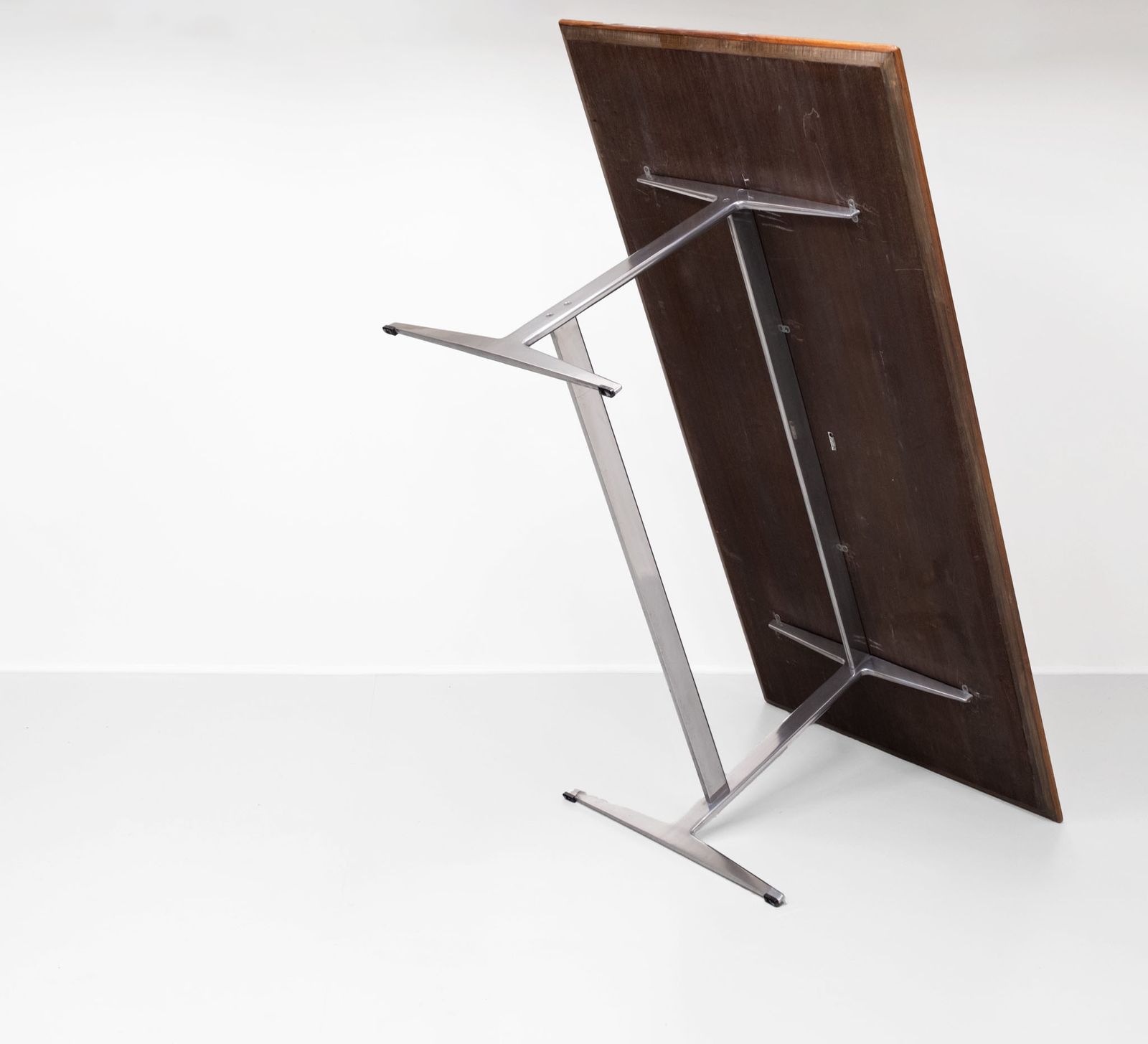 Furniture Arne Jacobsen For Fritz Hansen Rosewood And Aluminium Shaker Dining Table 1960s photo