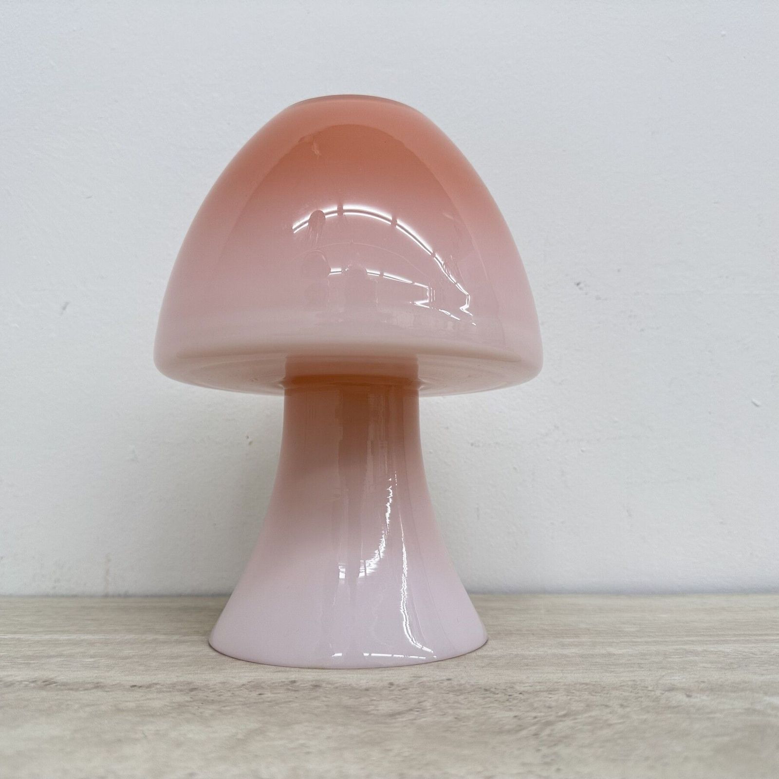 photo furniture Peil & Putzer roze glazen paddenstoellamp, jaren 1970