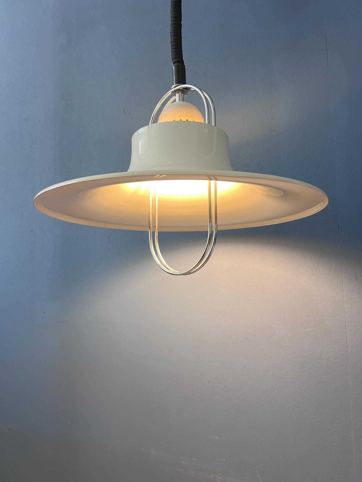 Vintage Dijkstra Hanglamp Wit & Chroom – Mid Century Modern photo Verlichting
