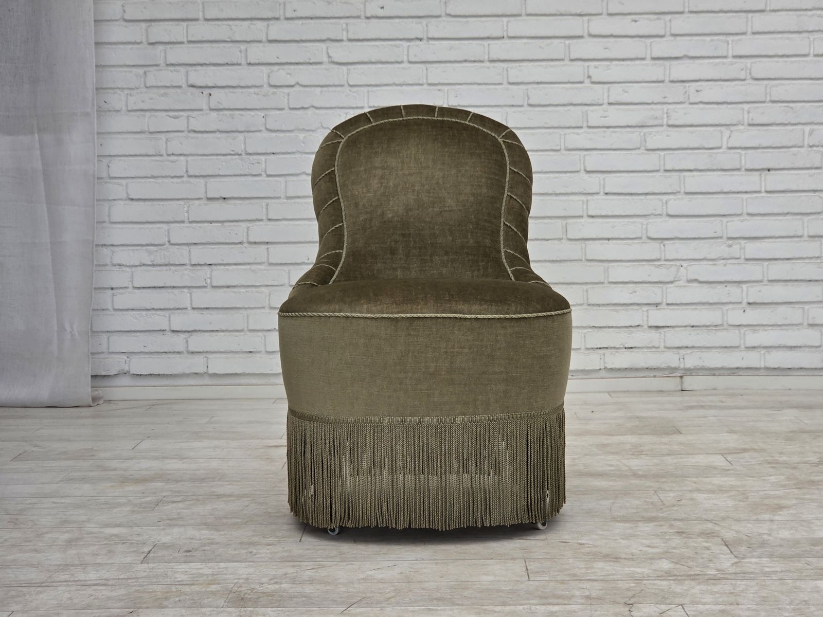 Ca. jaren 1960, Deense fauteuil, groen meubelvelours. photo buy