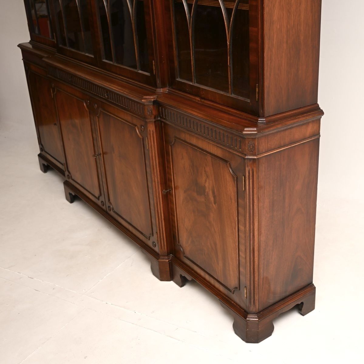 2925.0 Antique Georgian Style Mahogany Breakfront Bookcase photo