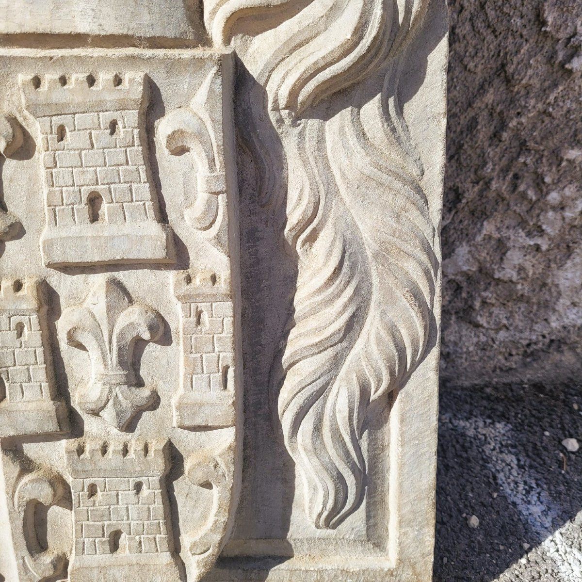 Coat Of Arms H62cm, Marble Carved With Various Coats Of Arms, Xviith Century Or Before photo buy