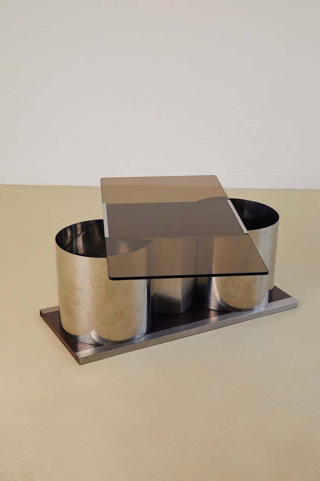 photo buy Chrome And Glass Coffee Table Forming Bar By Lodovico Acerbis