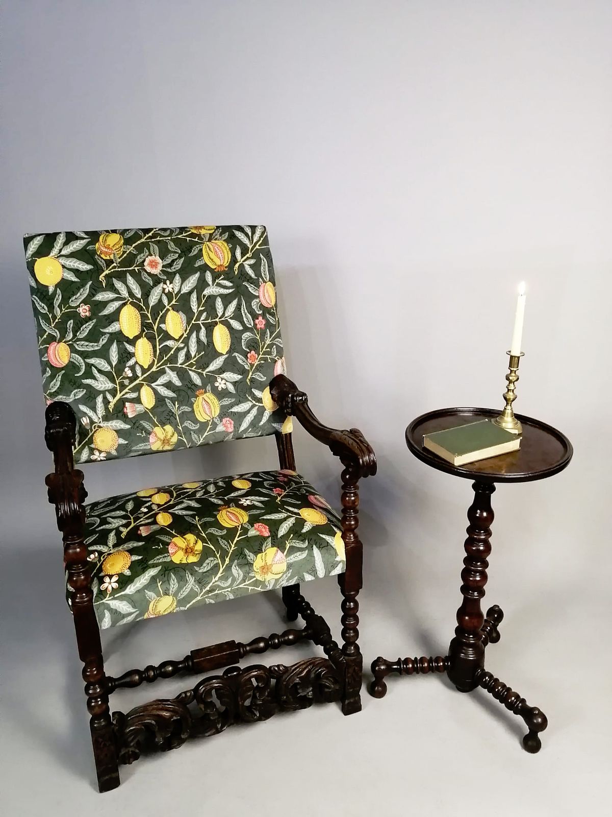 photo furniture Large And Beautiful Carolean Solid Walnut Armchair C. 1670