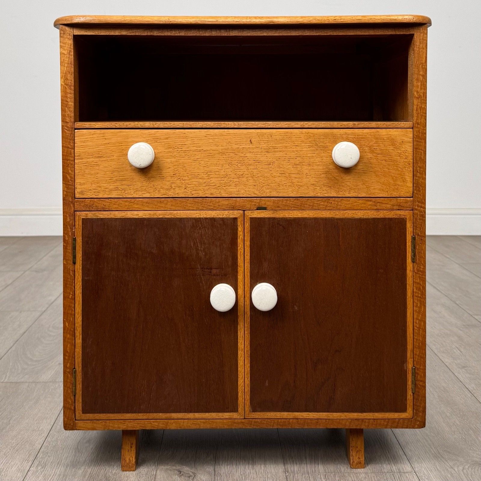 Vintage 20th Century Small Good Quality Cupboard In Oak ( Af 5872 )