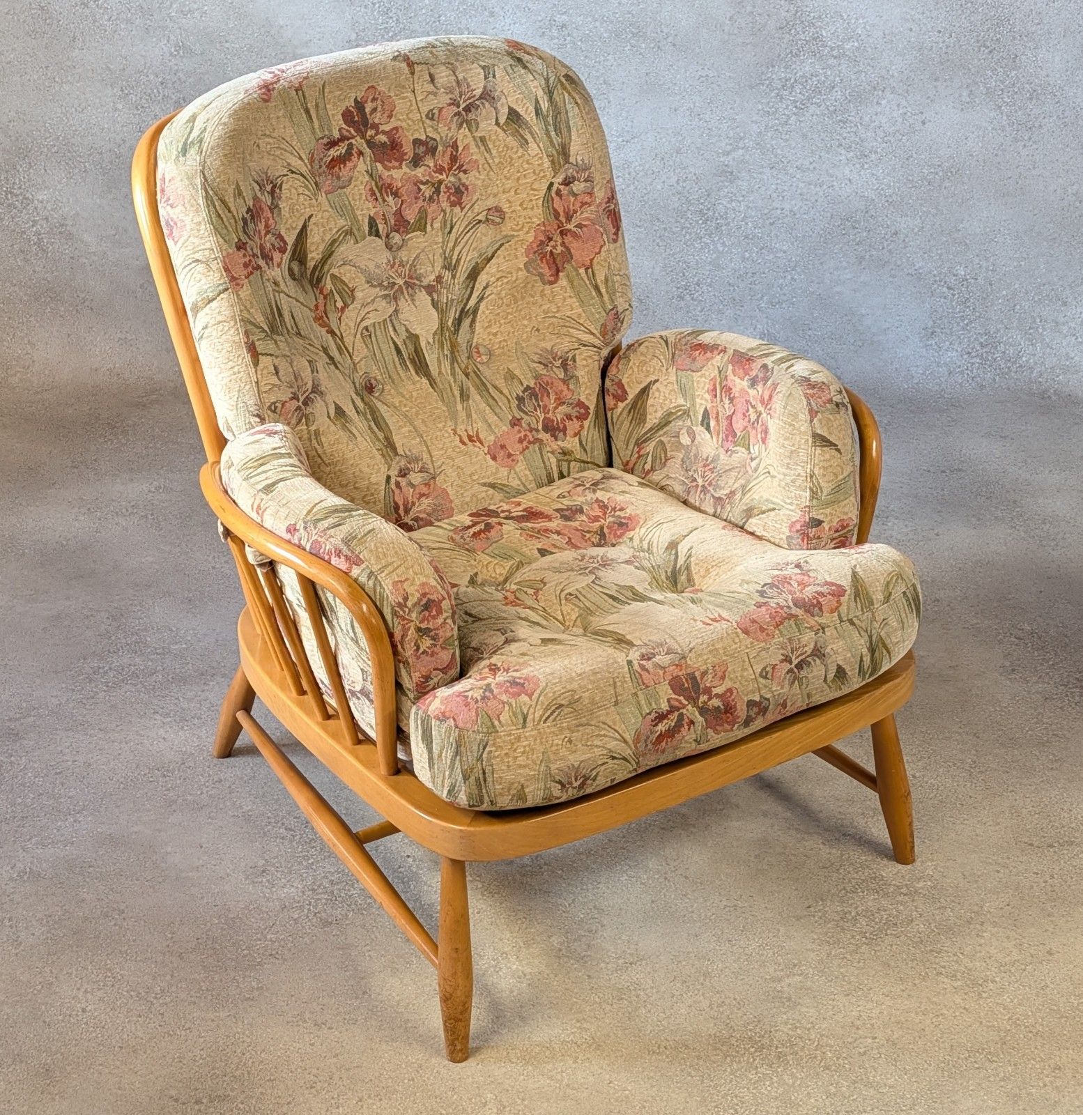photo vinterior Vintage Ercol Blonde Windsor Jubilee 766 Armchair