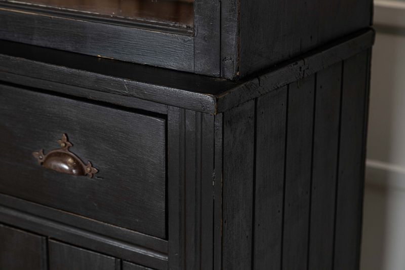 photo vinterior Large 19thc English Ebonised Pine Glazed Dresser
