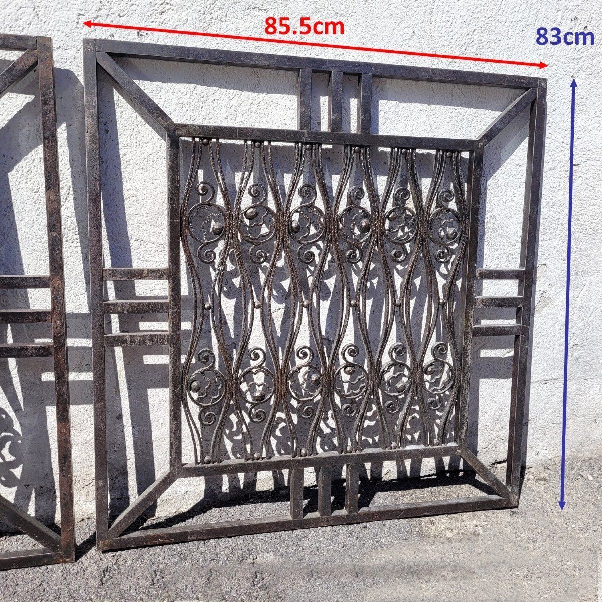 Suite de 4 grilles en fer forgé, attribuées à Edouard Schenck, Art déco, XXe siècle photo furniture