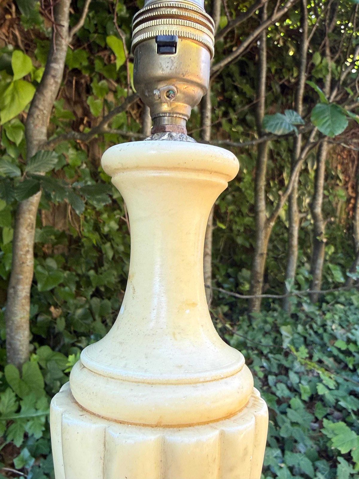 photo vintage Tall Vintage Alabaster Table Lamp – Mid Century Classical Statement Lighting   Working And Pat Tested, 52cm Tall