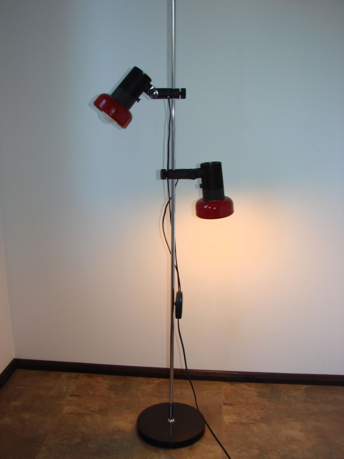 Vintage vloerlamp, jaren 1970 photo vinterior