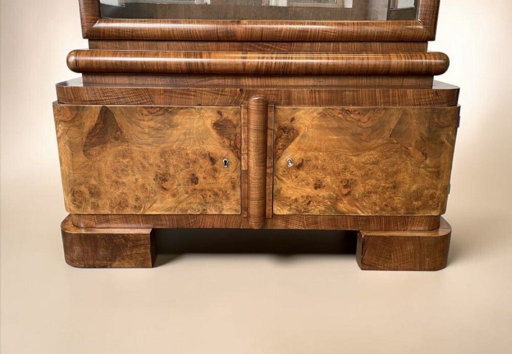 Art Deco Display Cabinet photo vinterior