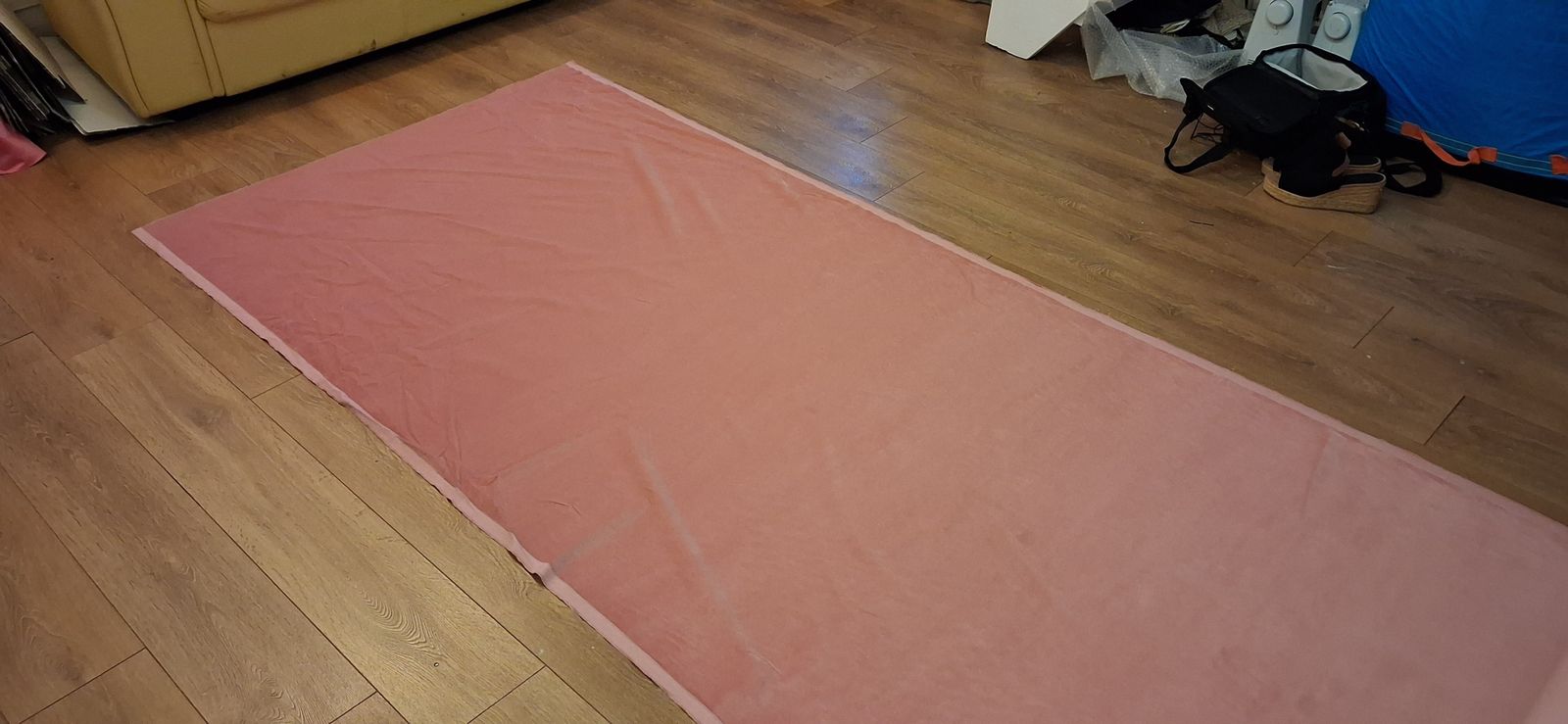 100.0 Roll Of Pink Upholstery Velvet Fabric photo
