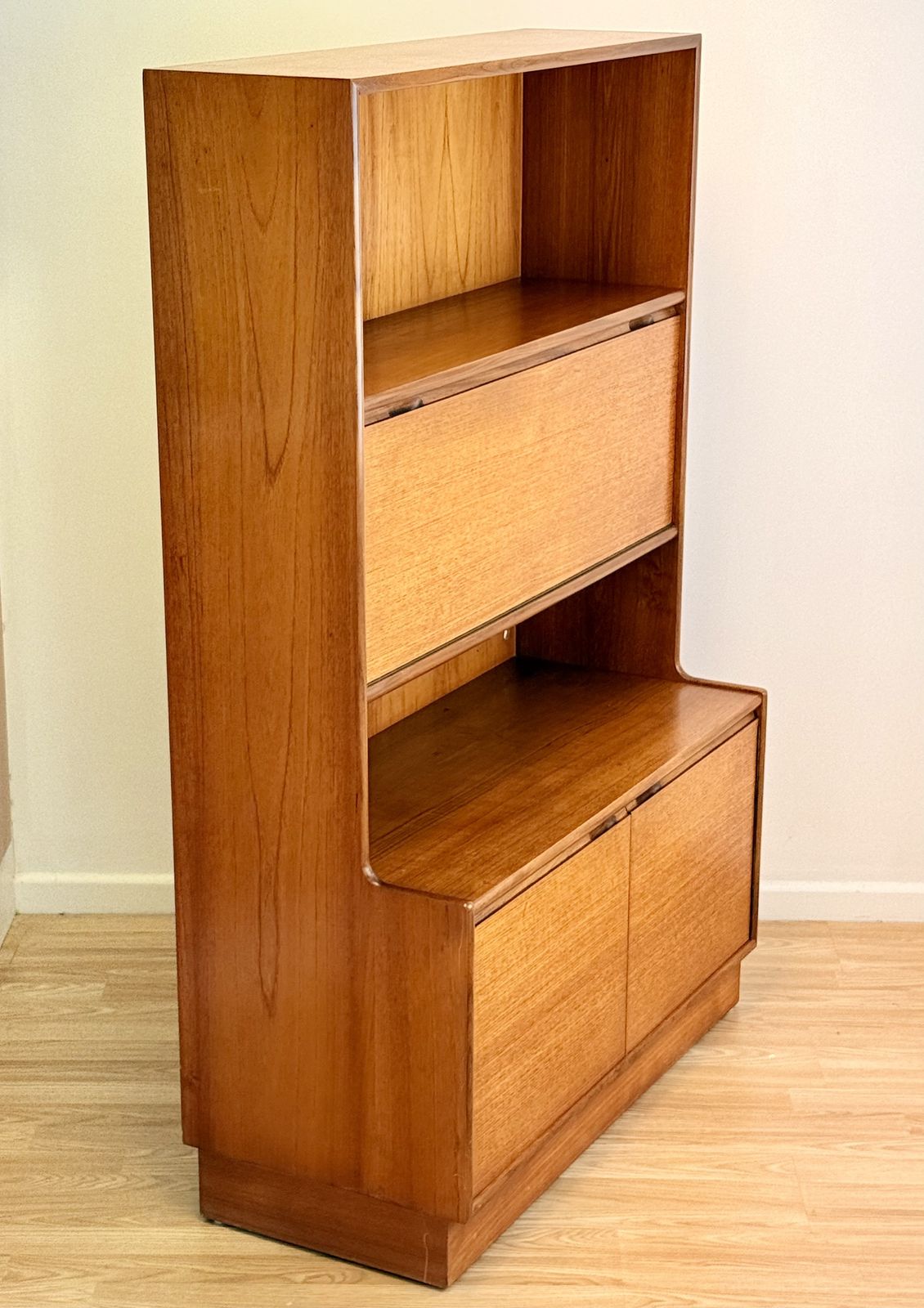 Turnidge Of London, Mid Century Modern Danish Design Teak Wall Unit photo 650.0