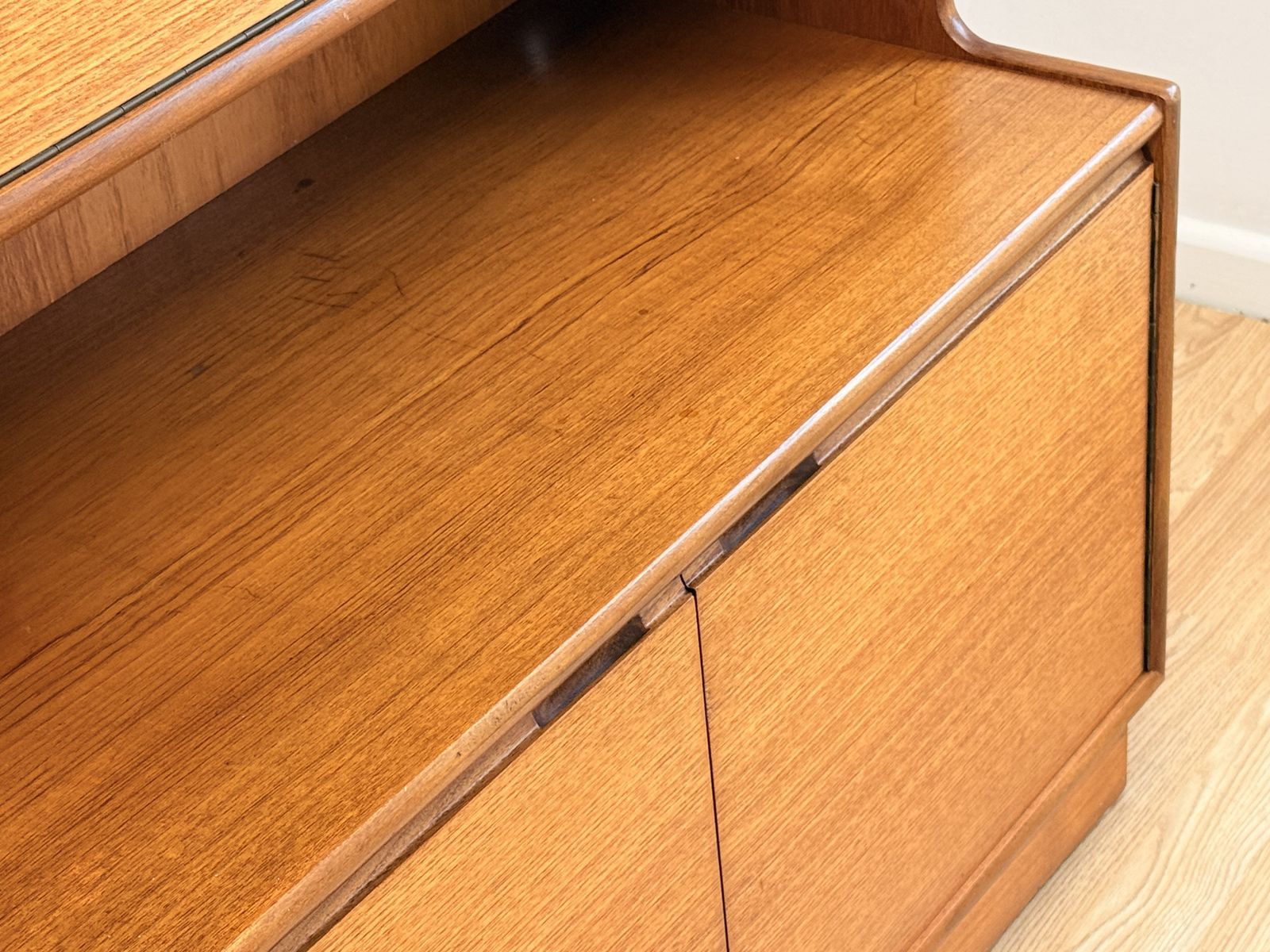photo vinterior Turnidge Of London, Mid Century Modern Danish Design Teak Wall Unit