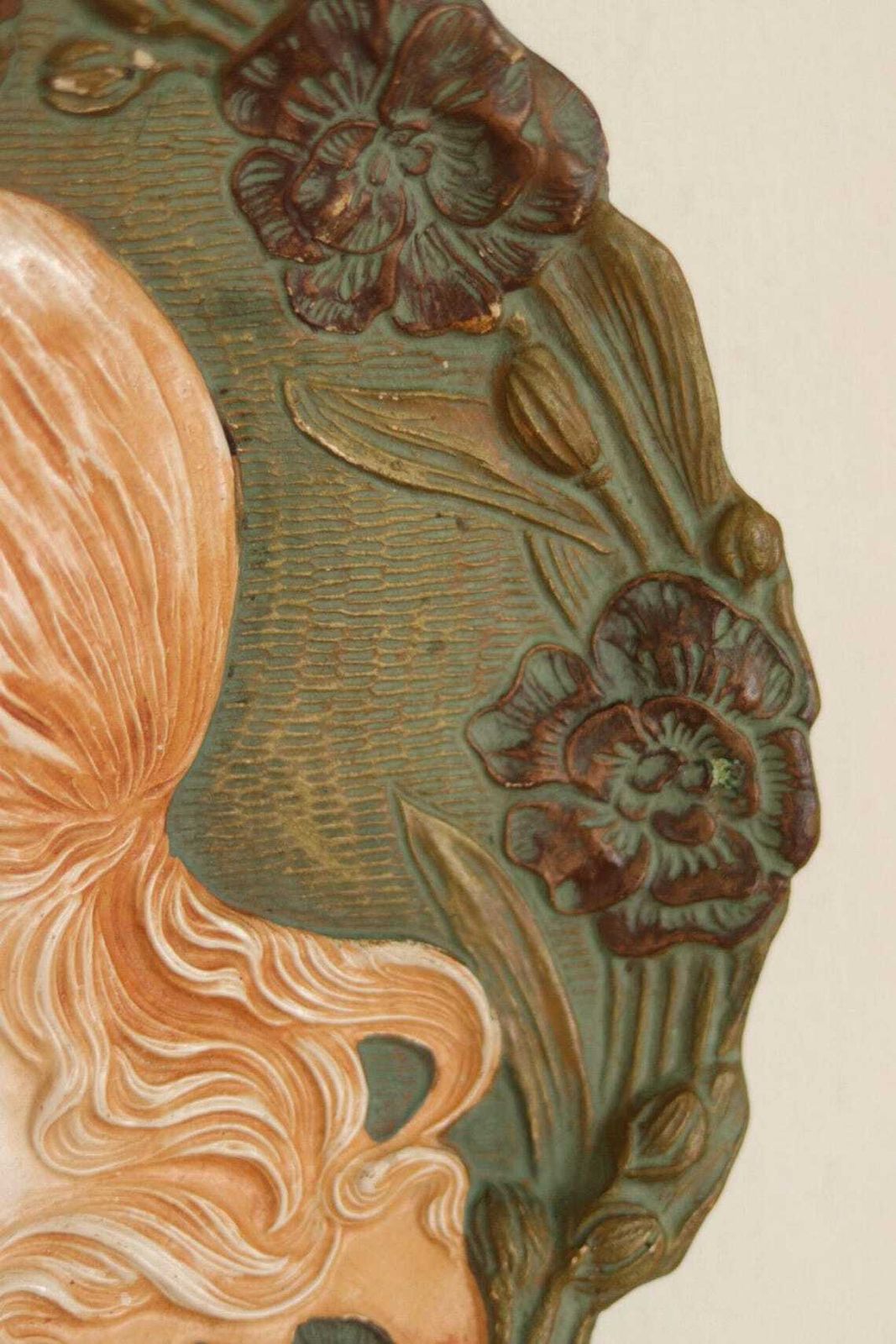 Art Nouveau Decorative Ceramic Plate photo vinterior