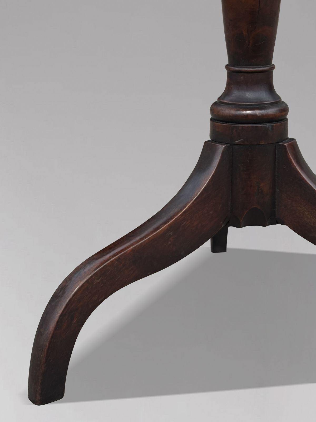 18th Century George III Period Octagonal Top Mahogany Tripod Table photo 890.0