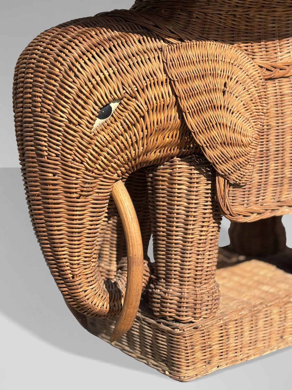 1970s Italian Hand Woven Wicker Elephant Shaped Side Table photo 1440.0