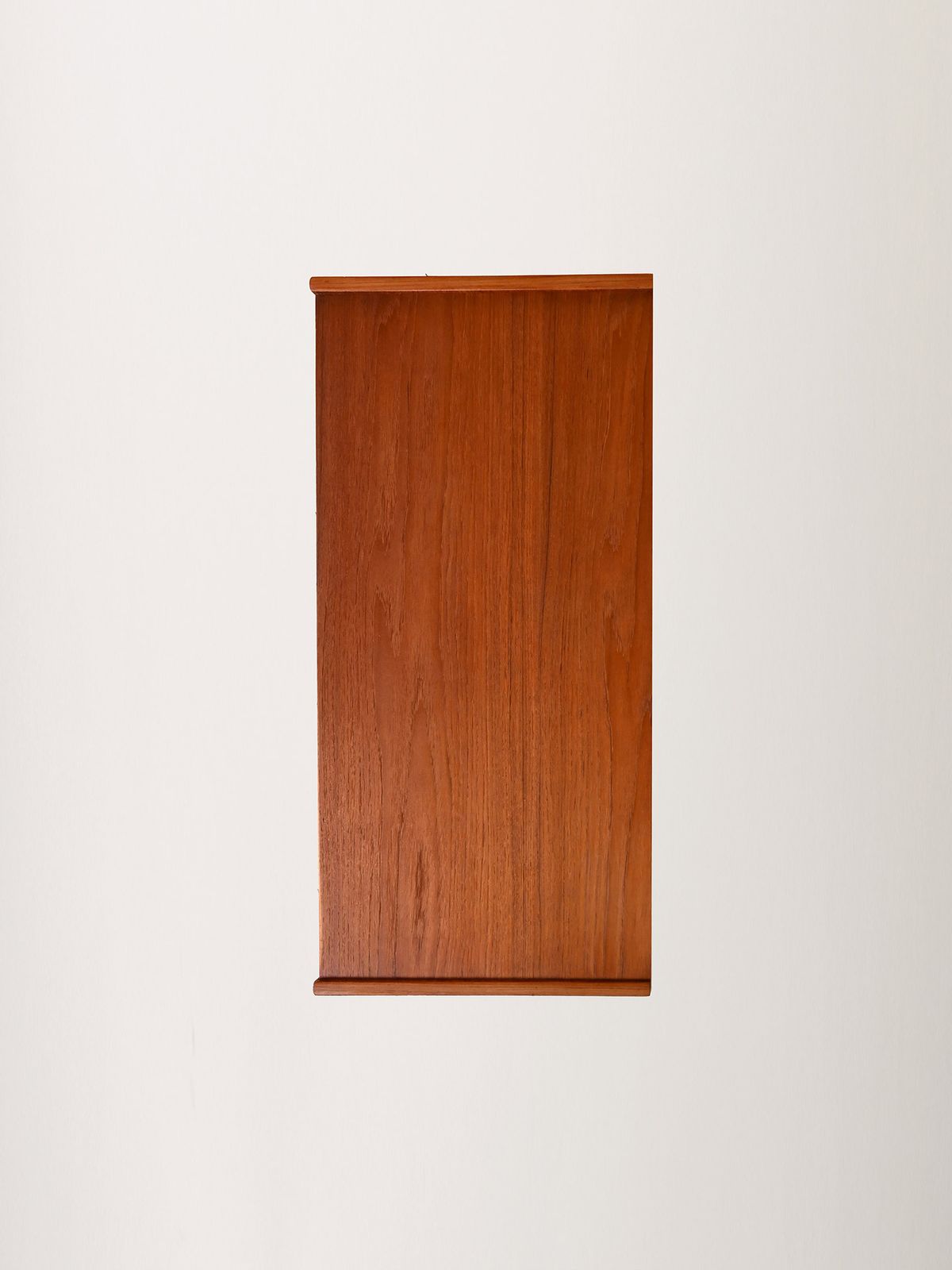 photo furniture Cabinet mid-century en teck, production nord-européenne, années 1950
