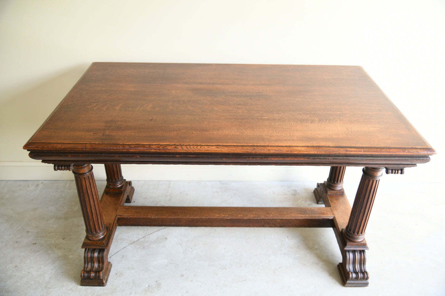 Furniture Victorian Oak Dining Table, 1800s photo