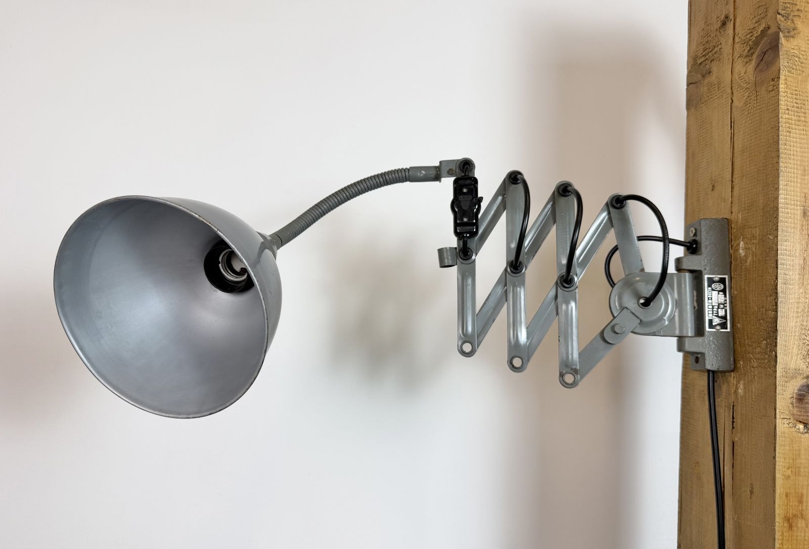 Grey Industrial Gooseneck Scissor Wall Lamp From Elektroinstala, 1960s photo vintage