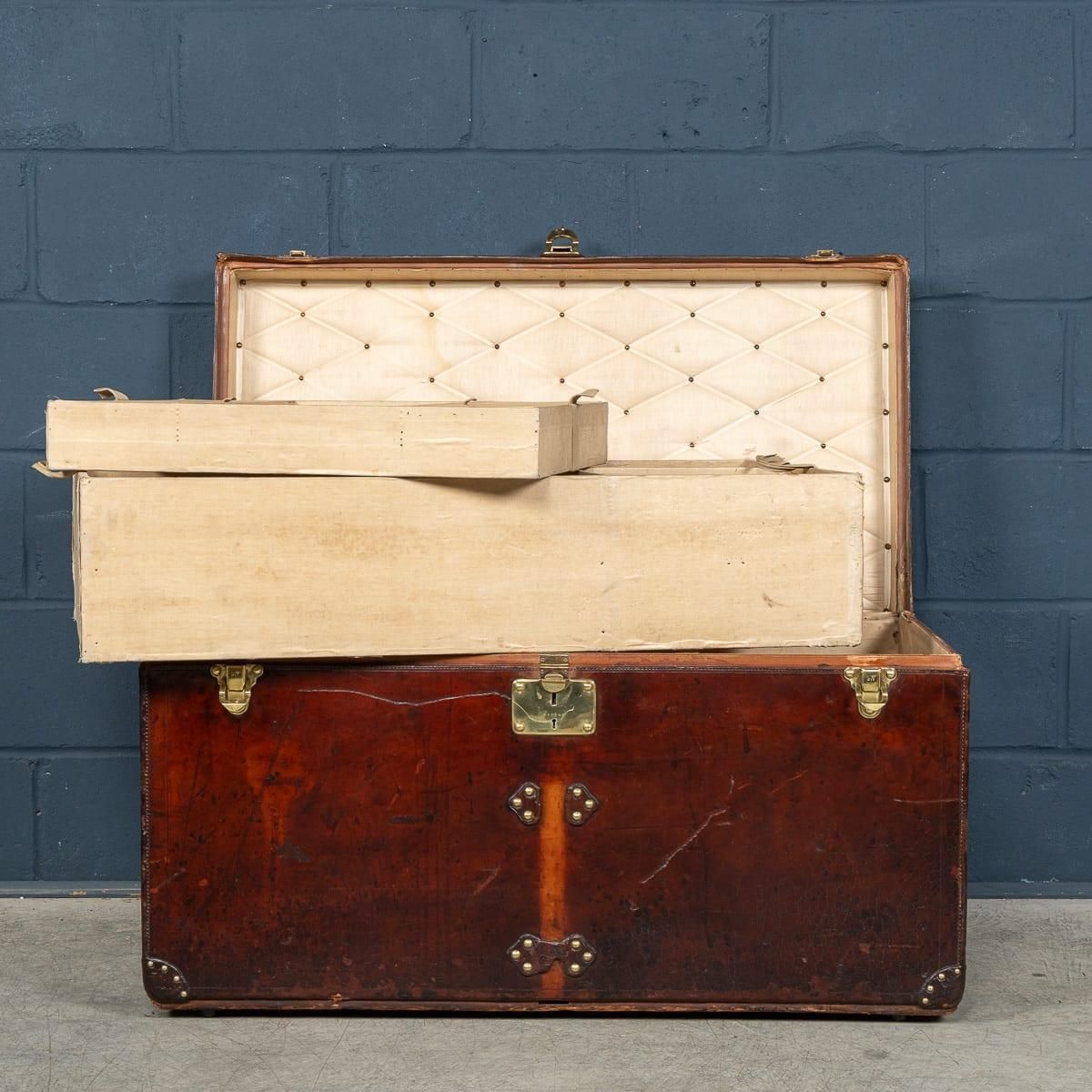 Furniture Antique 20th Cent Louis Vuitton Courier Trunk In Natural Cow Hide, France C.1900 photo