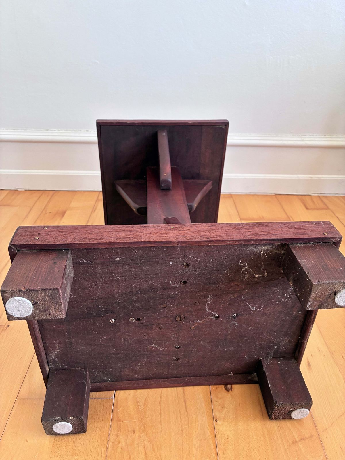 413.0 Vintage Arts And Crafts Tile Top Side Table / Plant Stand photo