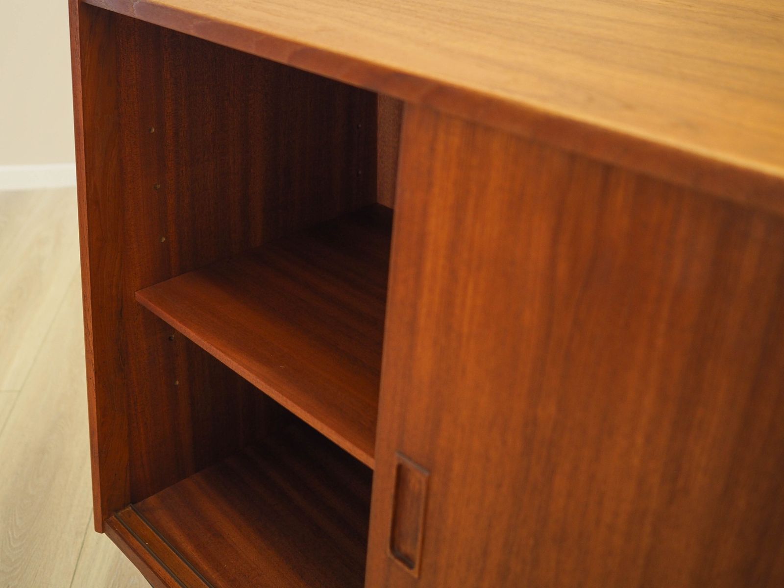 photo vinterior Teakhouten Dressoir, Deens Design, Jaren 1970, Gemaakt In Denemarken