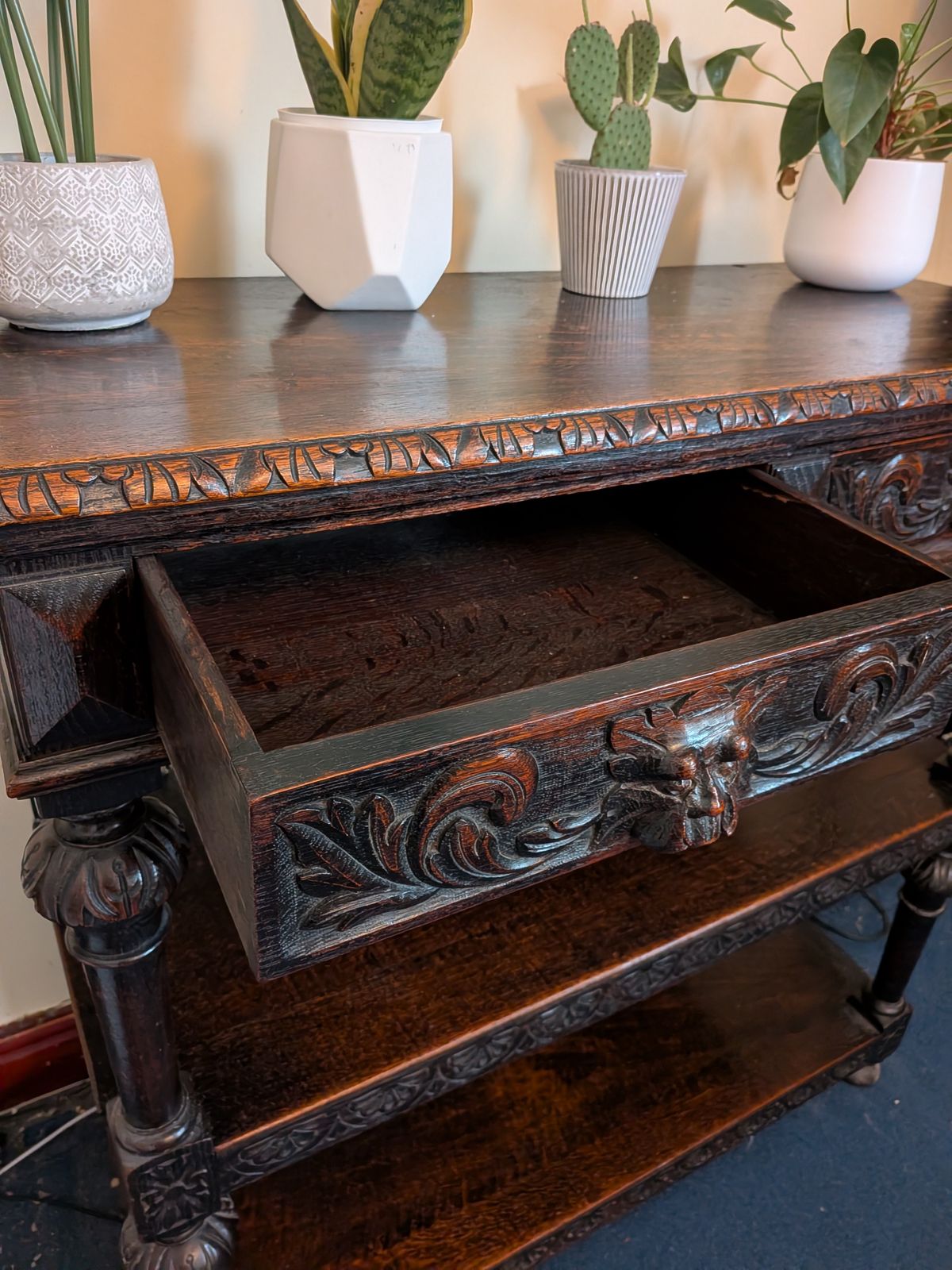 Victorian Oak Green Man Dumb Waiter photo vinterior