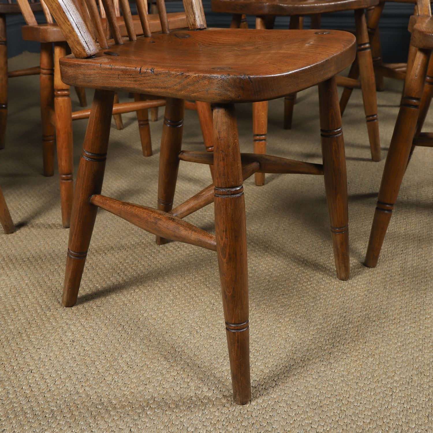 photo vintage Set Of Twelve Ash & Elm Windsor Hoop & Stick Back Kitchen Chairs (Circa 1910)