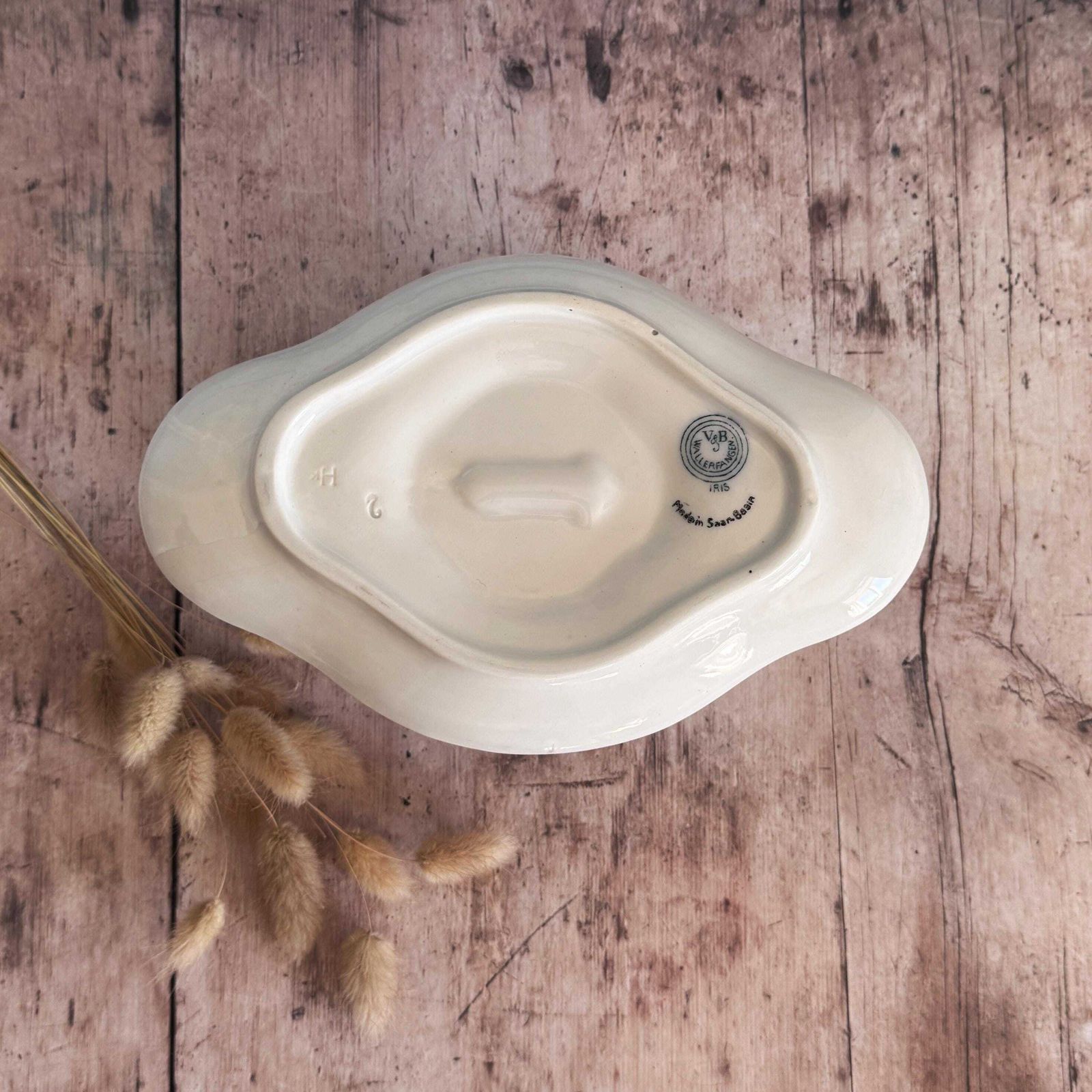 photo furniture Antieke Sauskom met Onderschotel