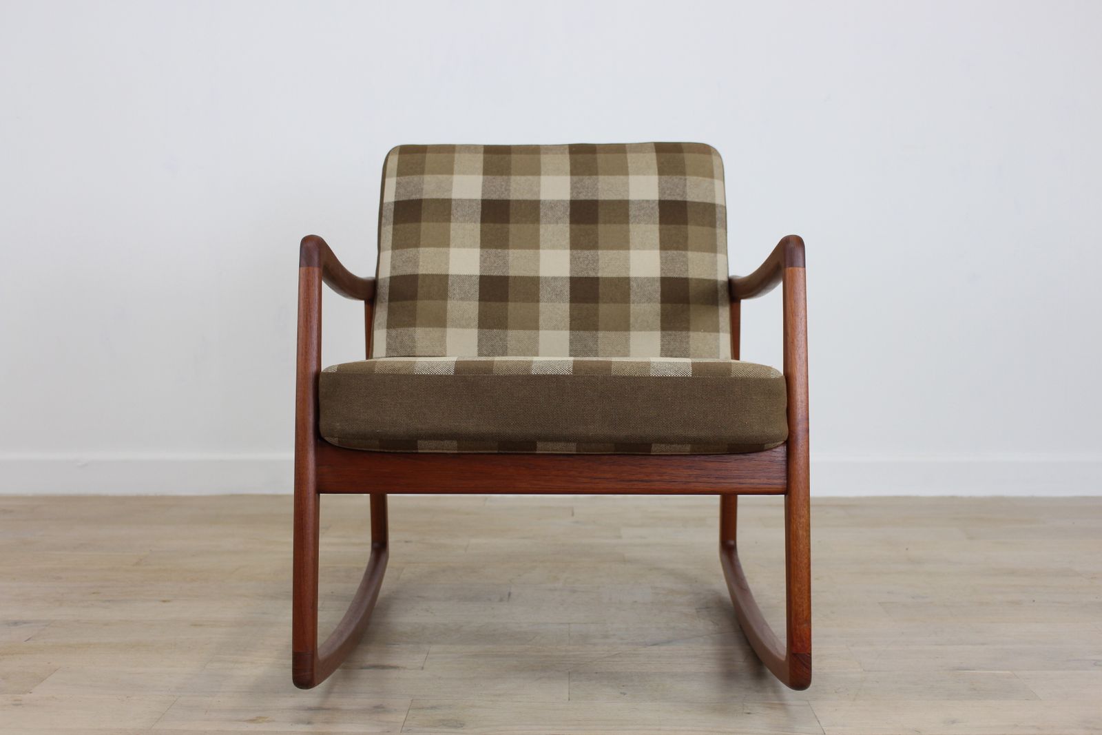 Teak Rocking Chair Fd120 By Ole Wanscher photo 1410.0