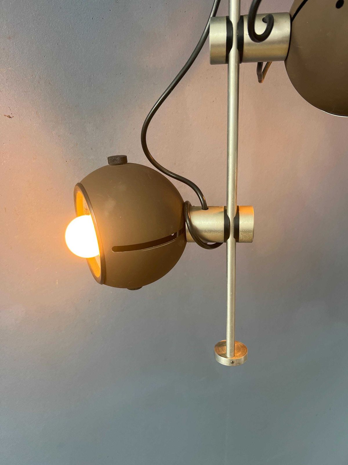 Bruine Plafondlamp | Space Age Armatuur | Vintage Eyeball Lamp photo 208.0