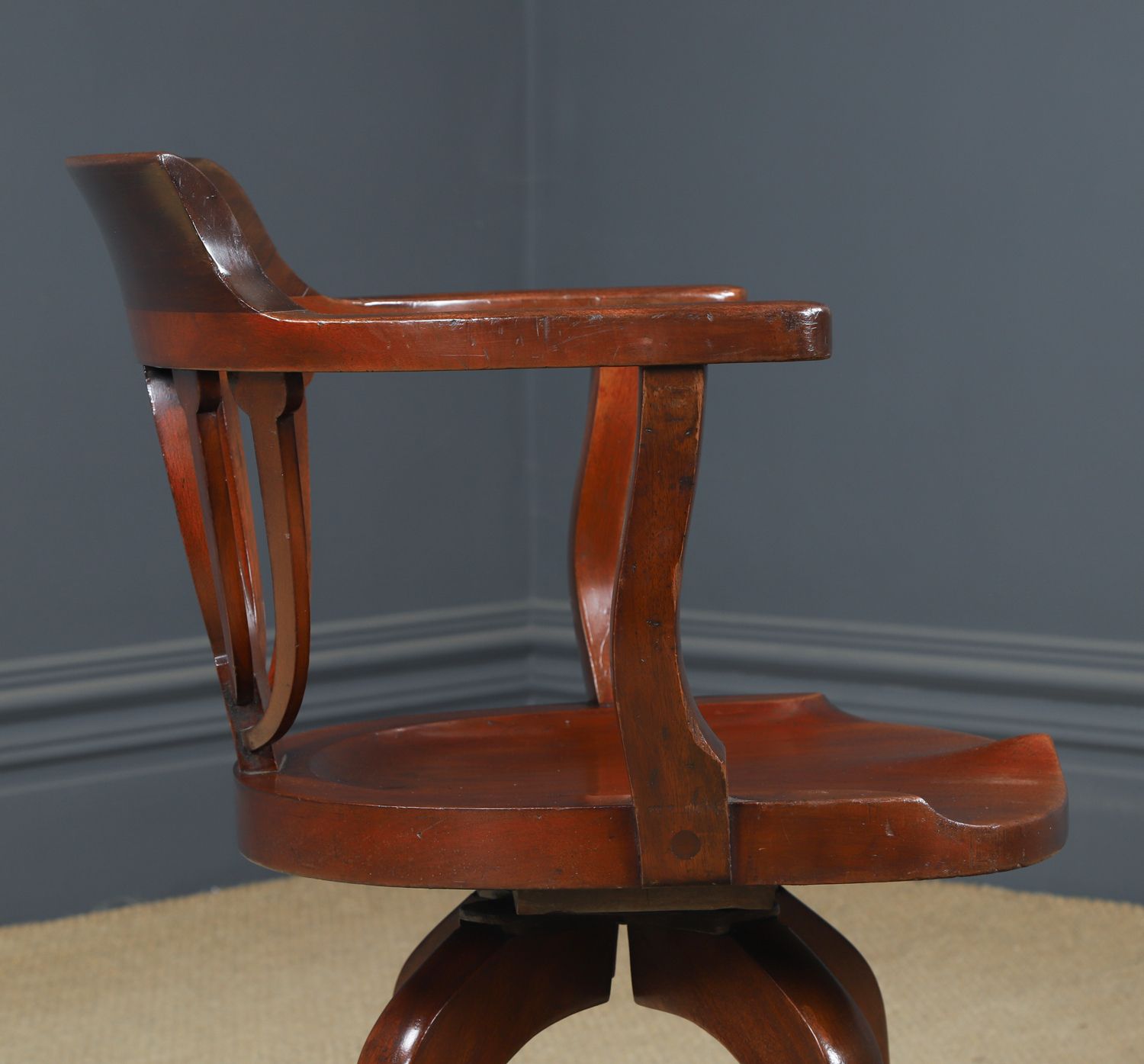 photo vinterior English Victorian Mahogany Swivel Office Desk Chair (Circa 1880)