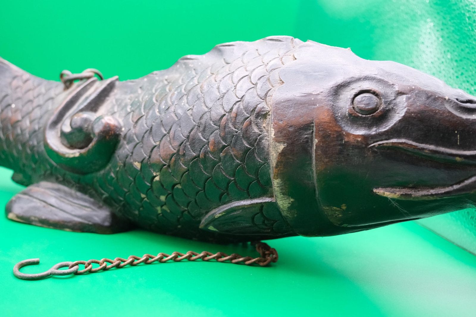 300.0 Antieke Japanse Jizai Kagi gesneden houten koi, Meiji-periode haardhaak, Japanse volkskunst karper, geluk en welvaart cadeau, 47 cm photo