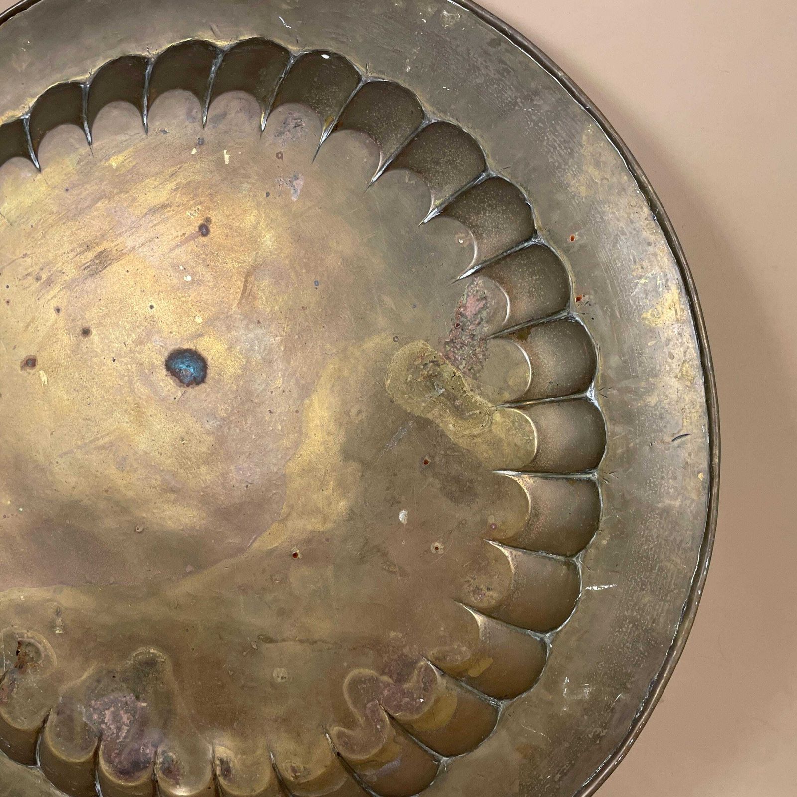 photo furniture Indian Metal Gold Patterned Brass Tray 58cm Plate Asian Handmade Etched Intricate Decorative Patterned Wall Art Round Vintage Antique