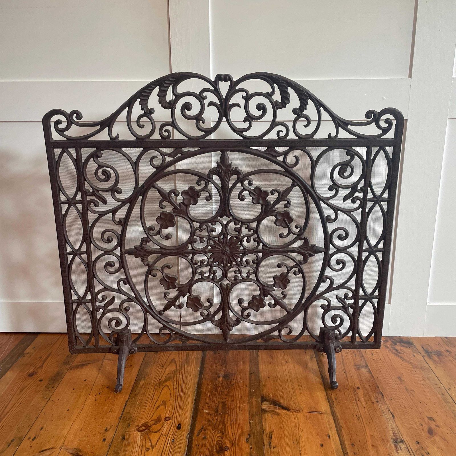 Antique Fireguard Fireplace Screen Metal Cast Iron Black Vintage Fire Guard Victorian Ornate Freestanding Patterned Rectangle Heavy Wrought photo 155.0